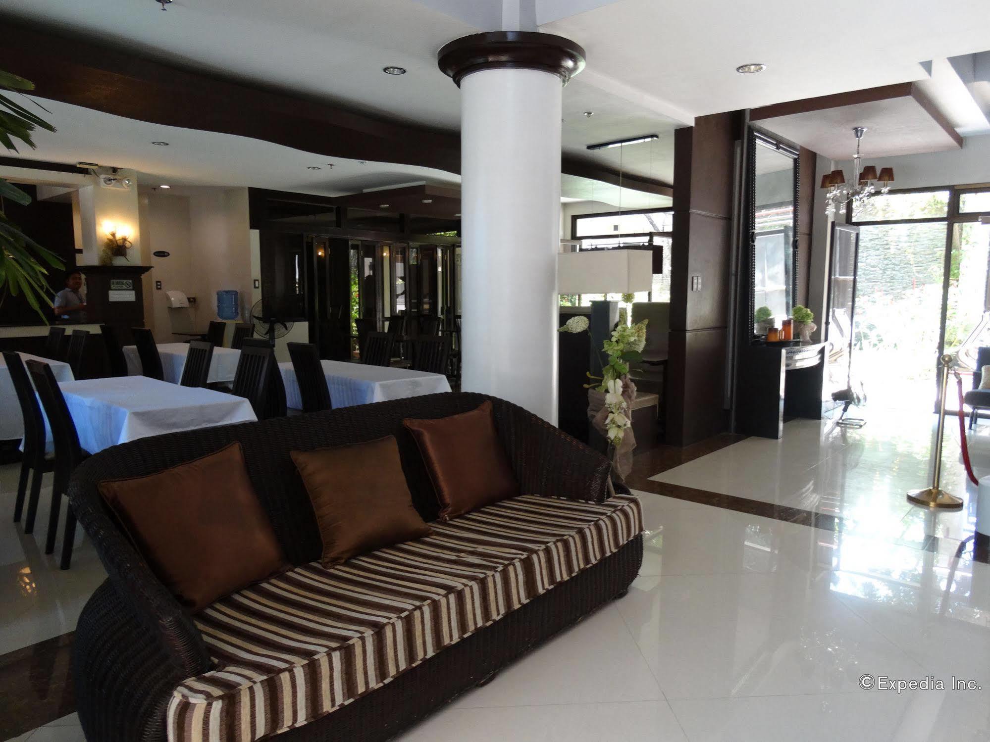 Peridot Suites Davao City Exterior foto