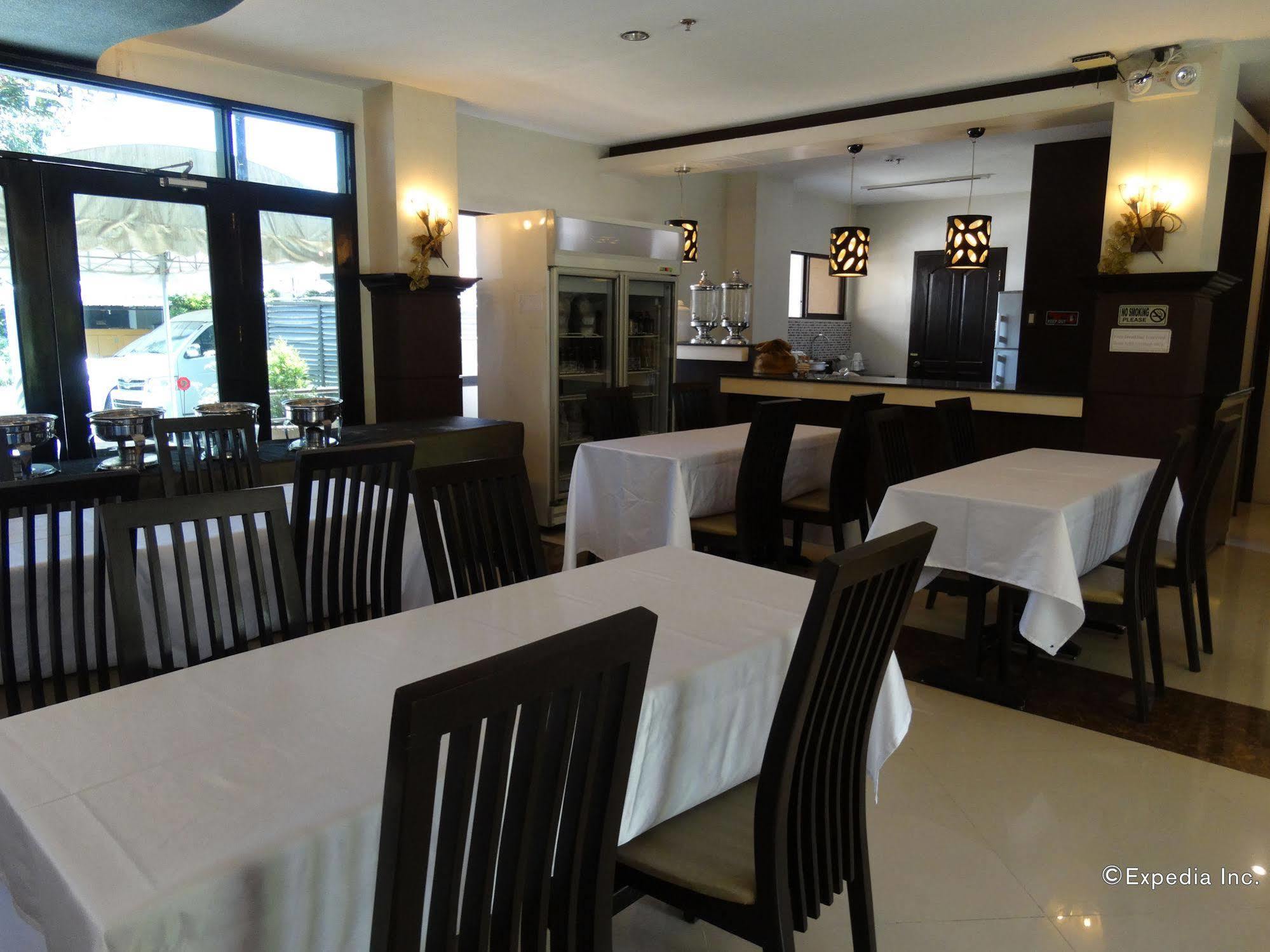 Peridot Suites Davao City Exterior foto